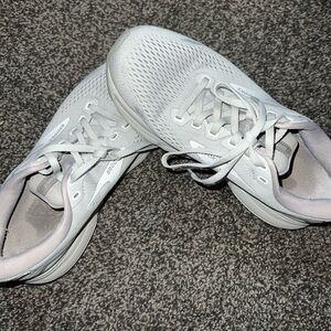 Brooks Women's Light Gray/White Athletic Running Sneakers
